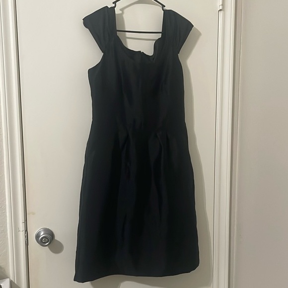 Banana Republic Black Dress with Flutter Cap Sleeves Size 10 - Picture 1 of 9